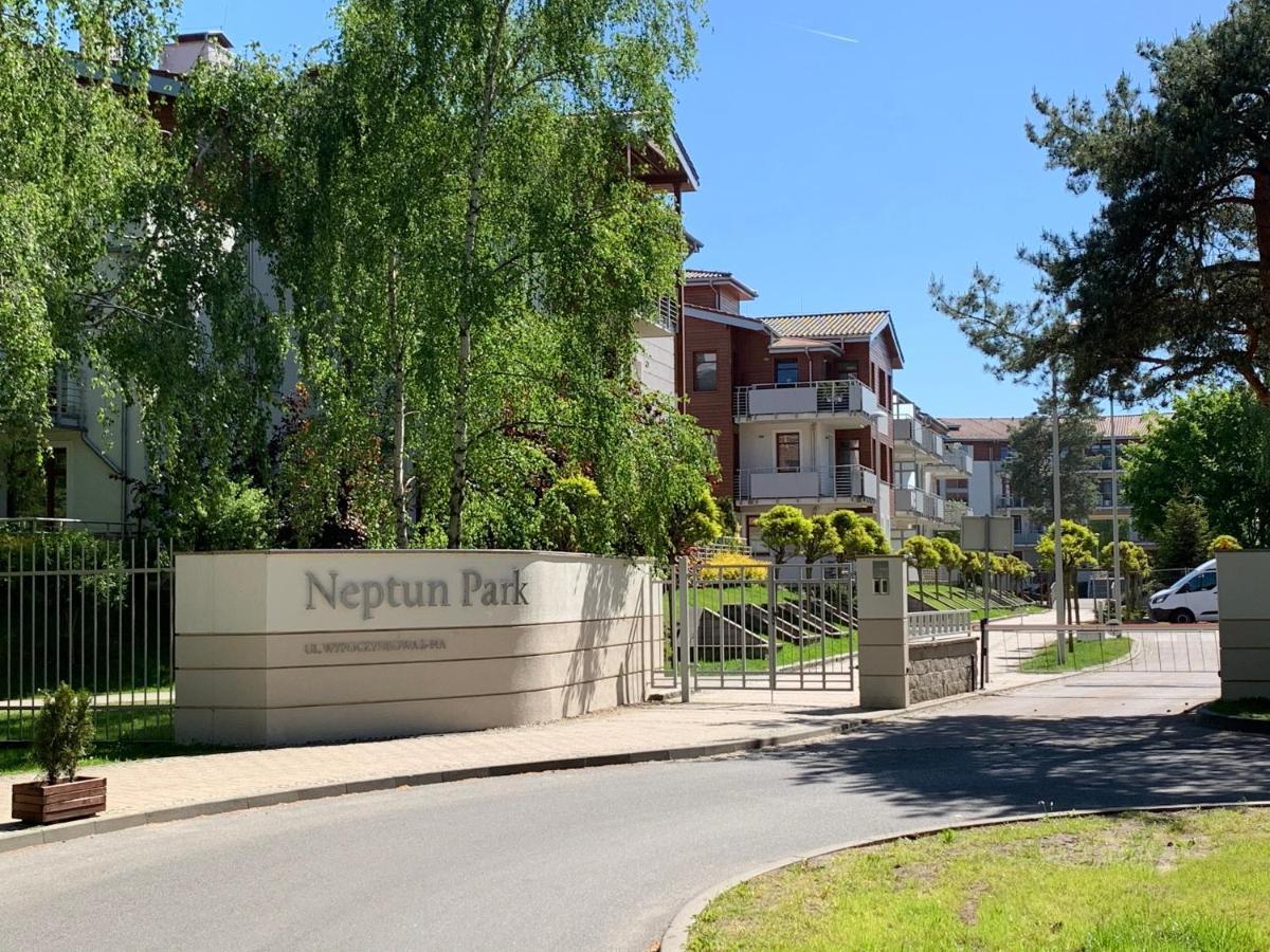 Broadway - Neptun Park By Oneapartments グダニスク エクステリア 写真
